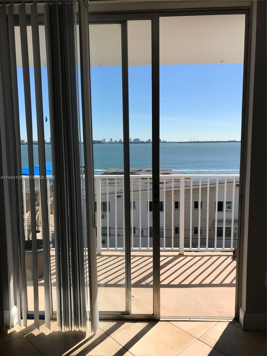 1801 S Treasure Dr #524