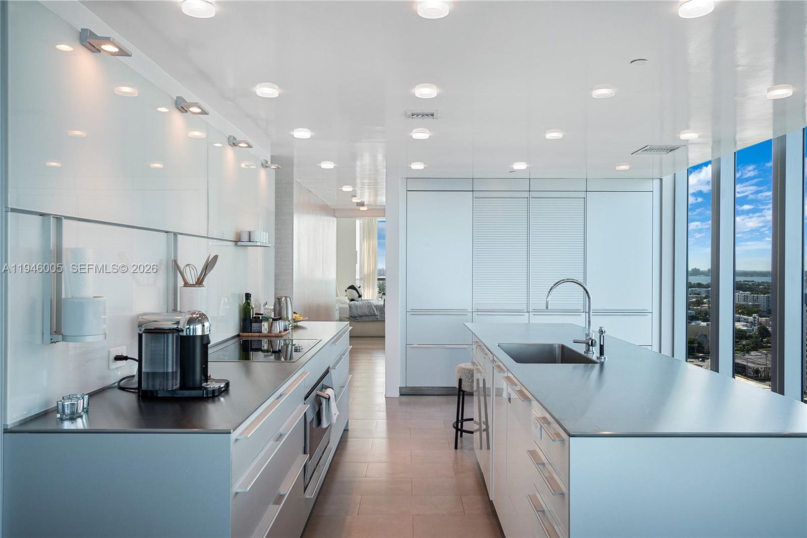 6799 Collins Ave #LPH01 & LPH02 Miami Beach, FL 33141