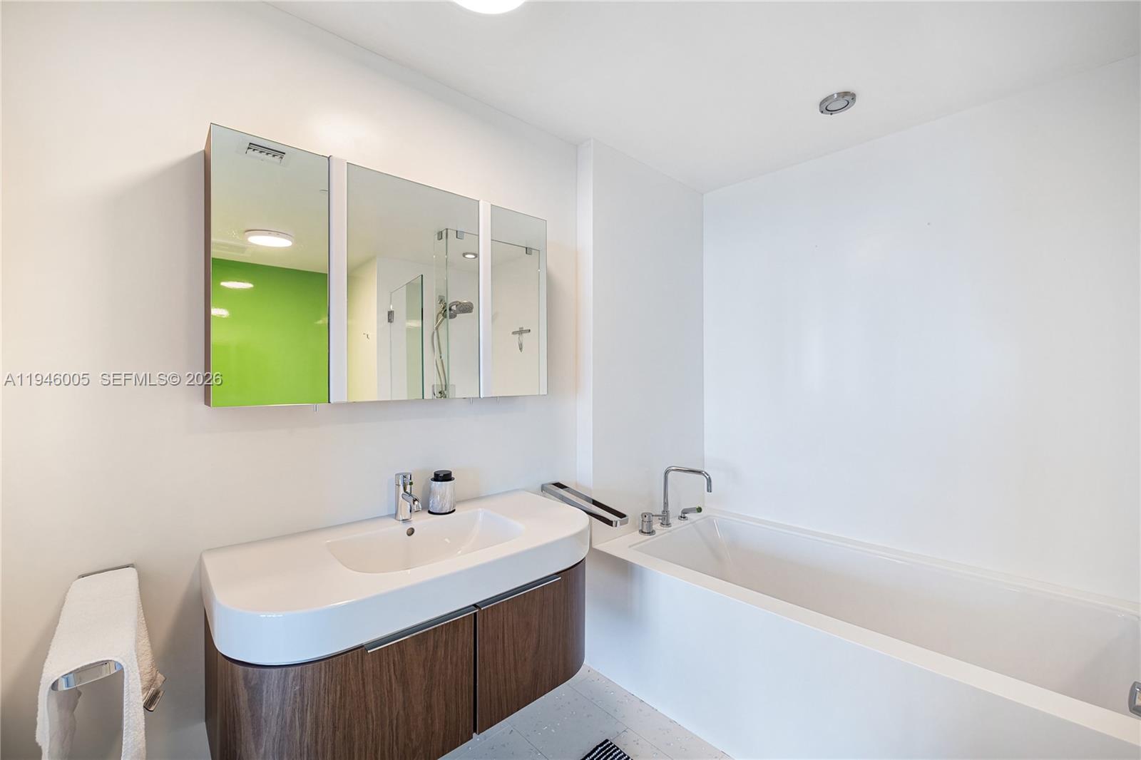 6799 Collins Ave #LPH01 & LPH02 Miami Beach, FL 33141