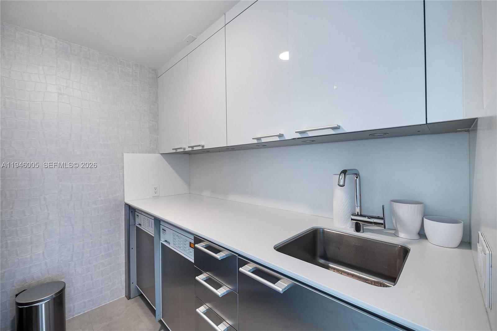 6799 Collins Ave #LPH01 & LPH02 Miami Beach, FL 33141