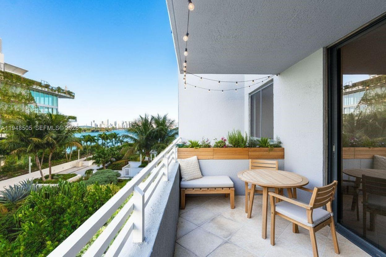 image The Waverly at South Beach2