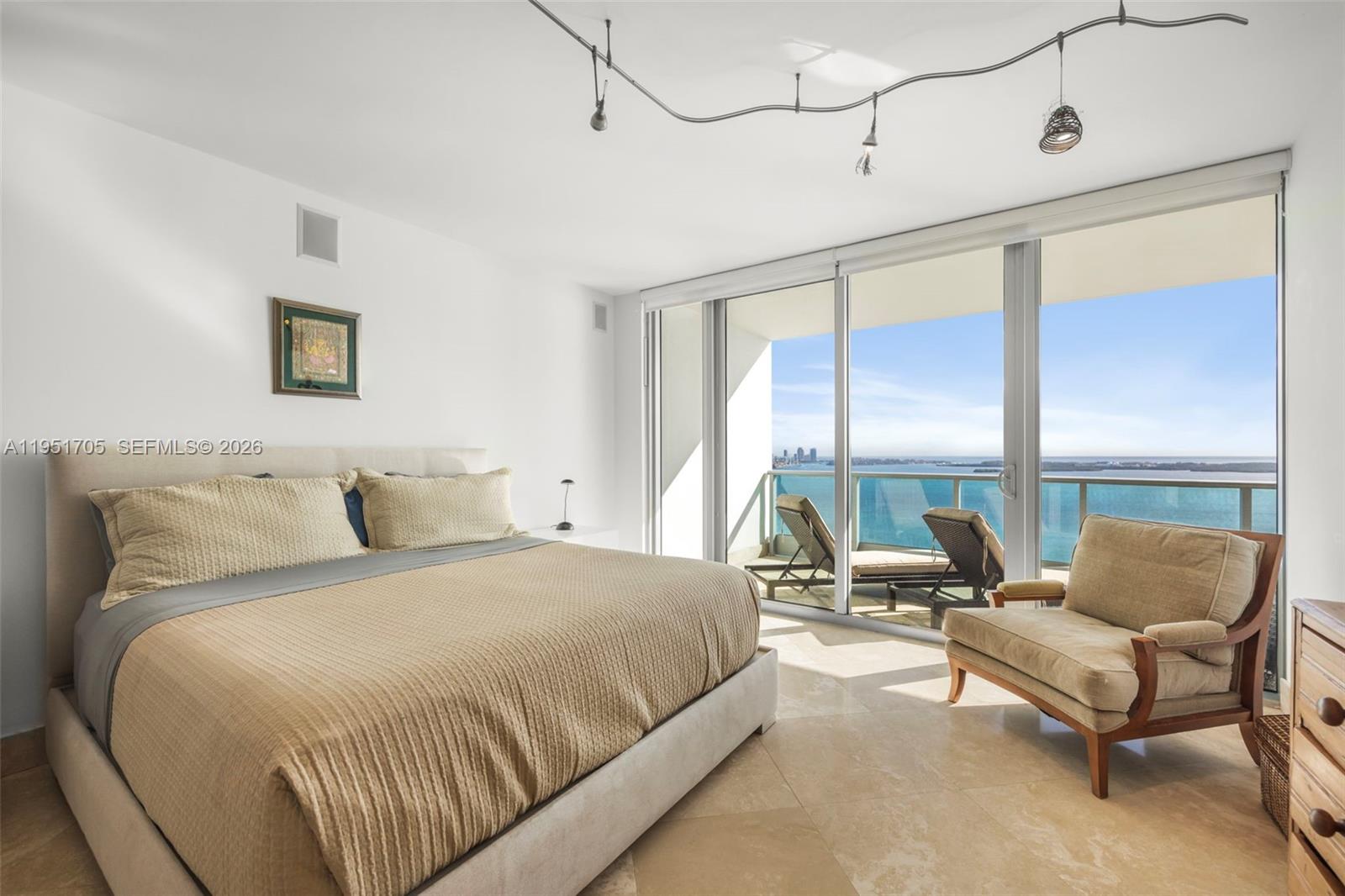 1331 Brickell Bay Dr #2807 Miami, FL 33131