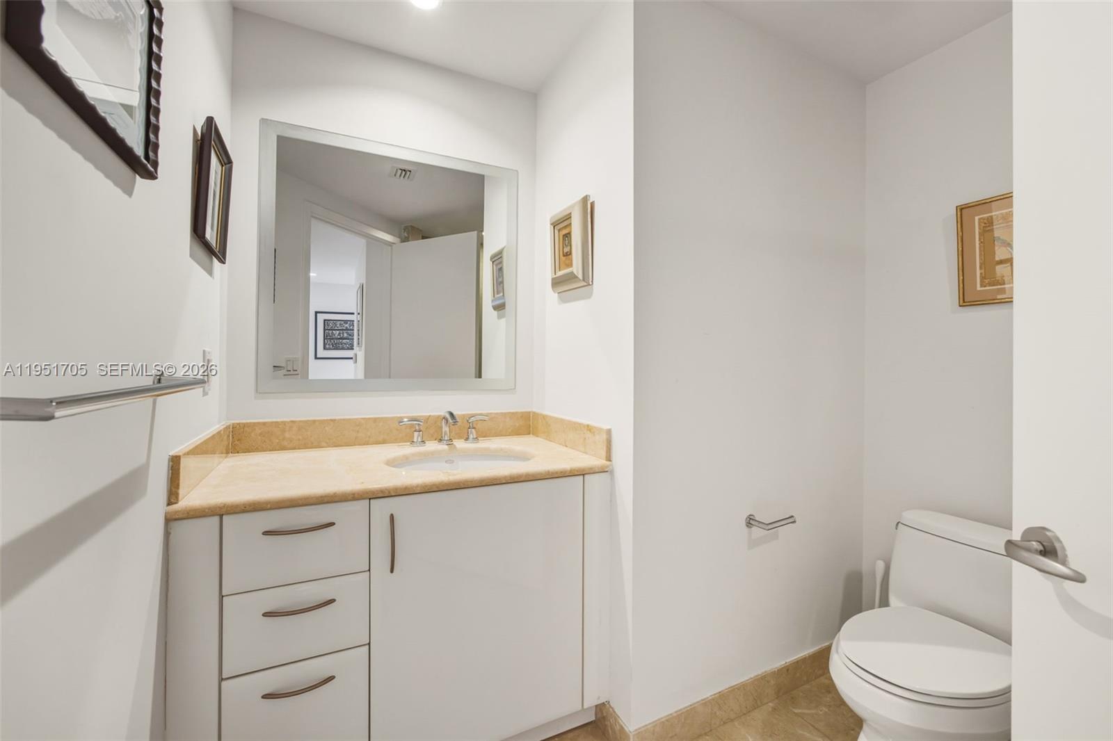 1331 Brickell Bay Dr #2807 Miami, FL 33131