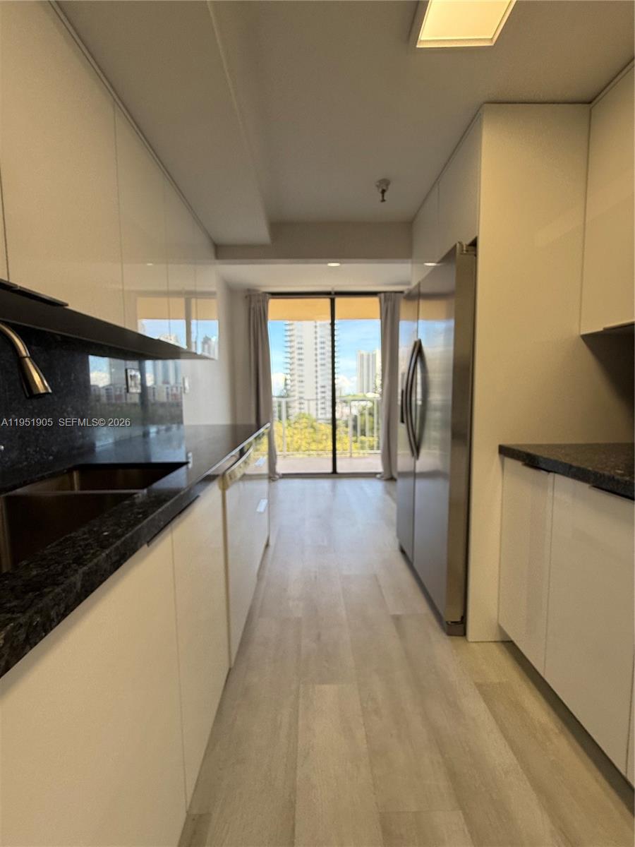 image Winston Towers 70010