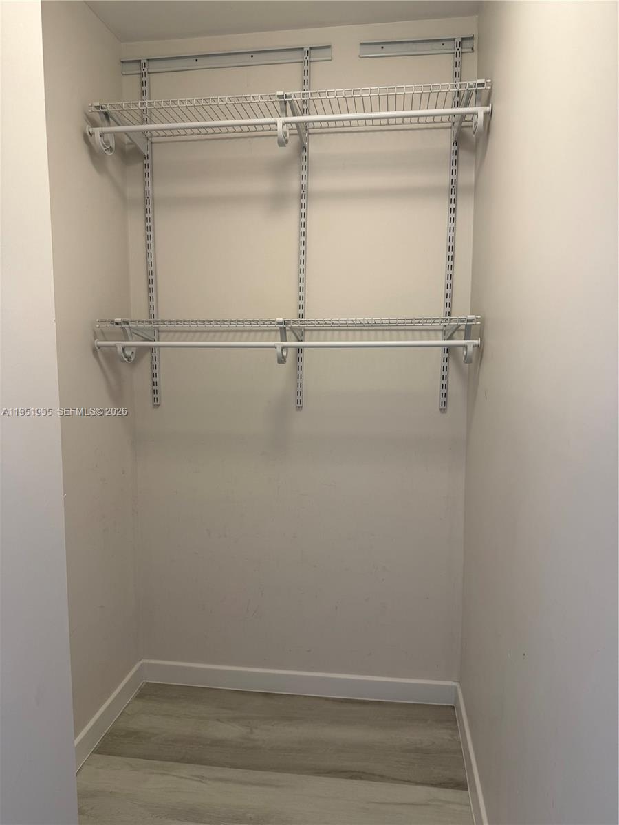 image Winston Towers 70020