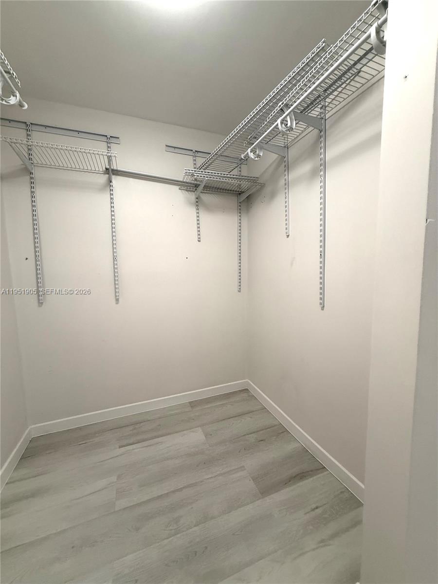 image Winston Towers 70021