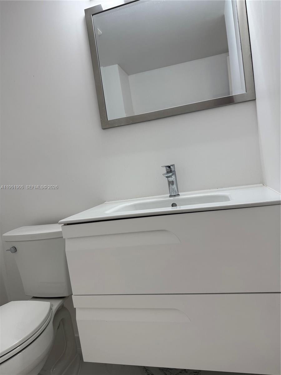 image Winston Towers 70024