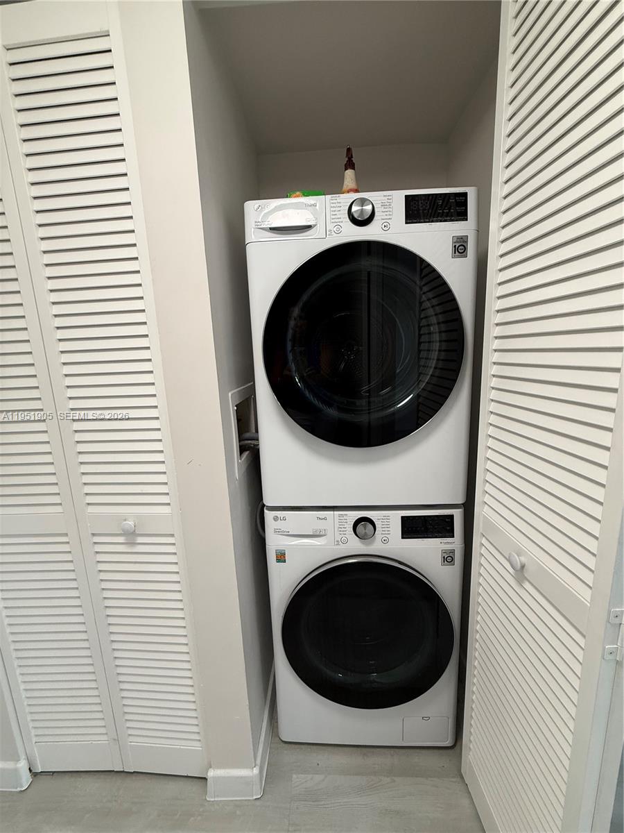 image Winston Towers 70025