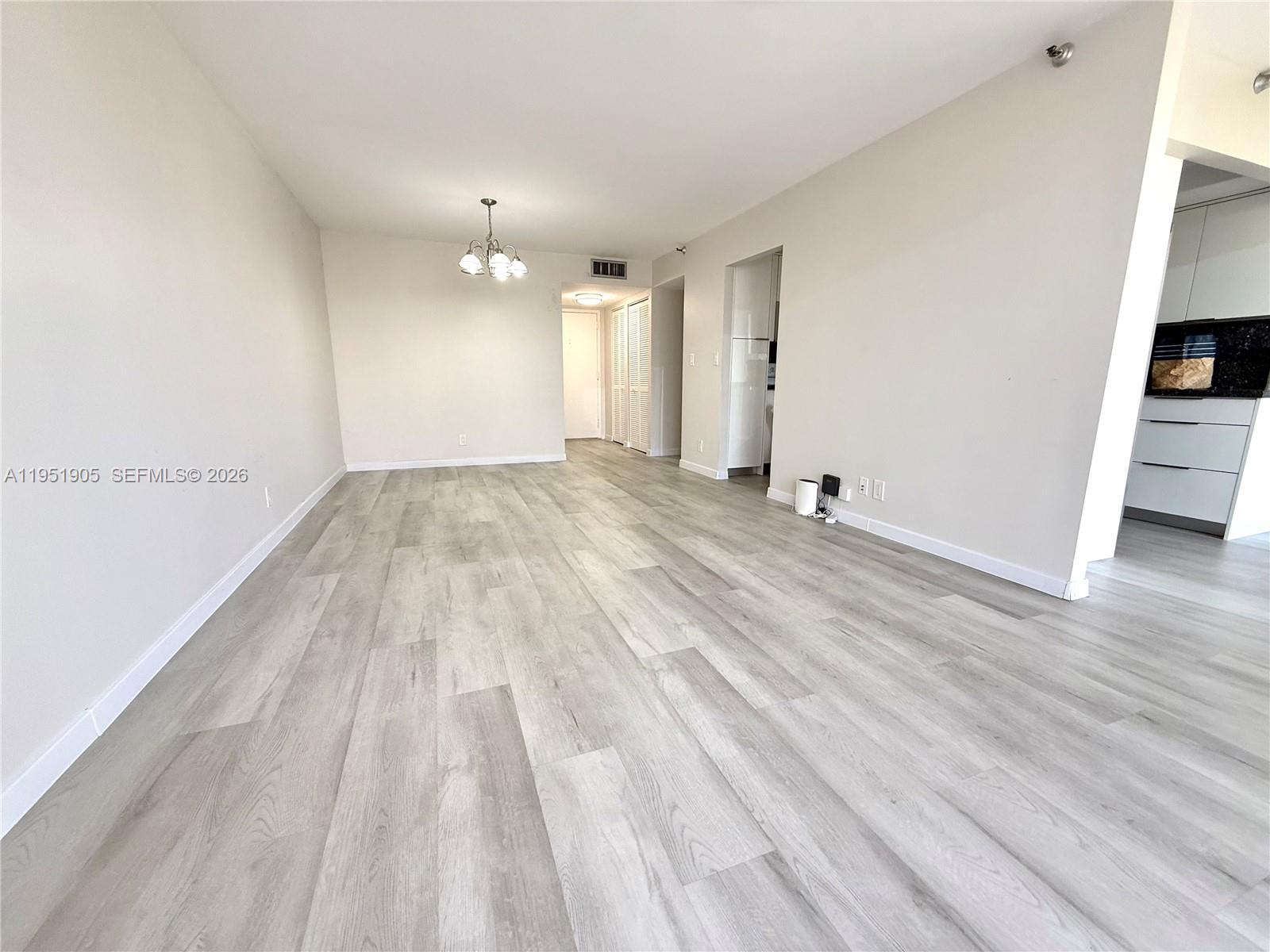 image Winston Towers 7003