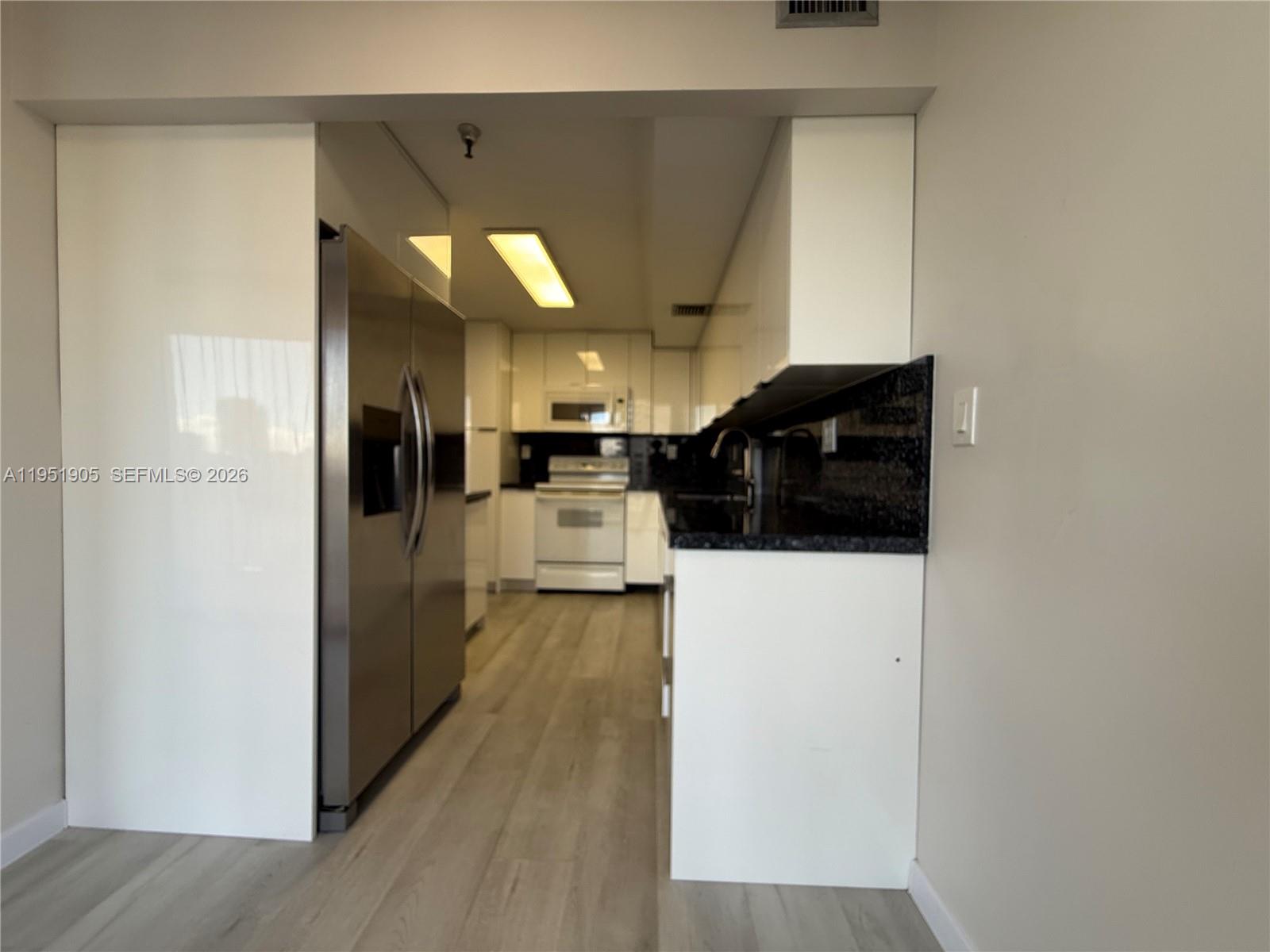 image Winston Towers 7007