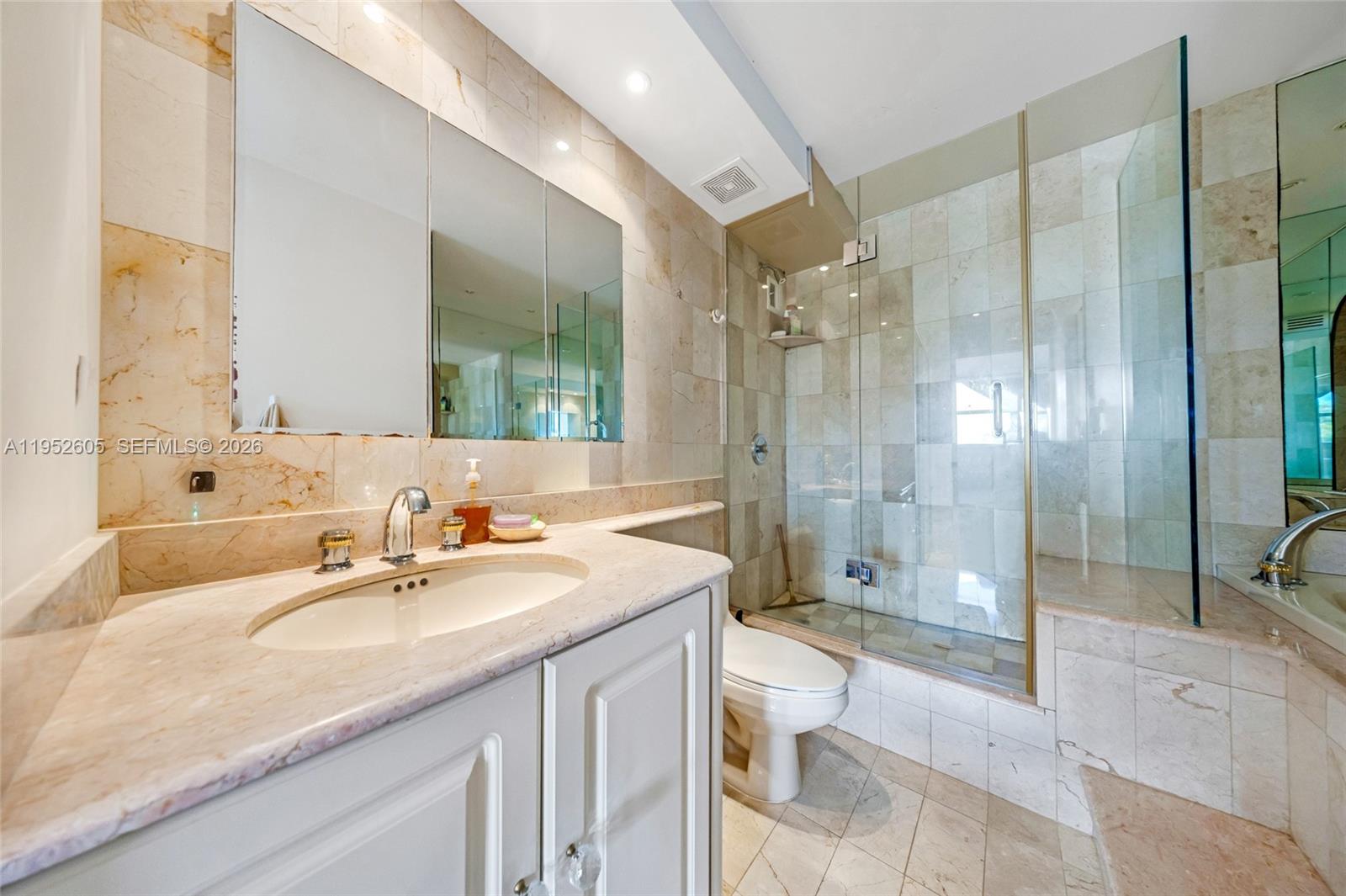 465 Ocean Dr #419 Miami Beach, FL 33139