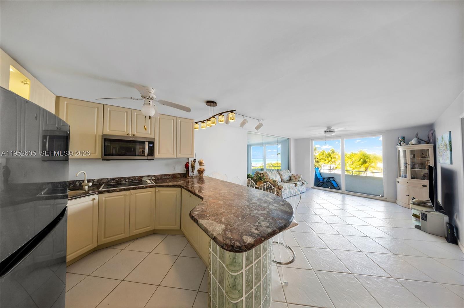 465 Ocean Dr #419 Miami Beach, FL 33139