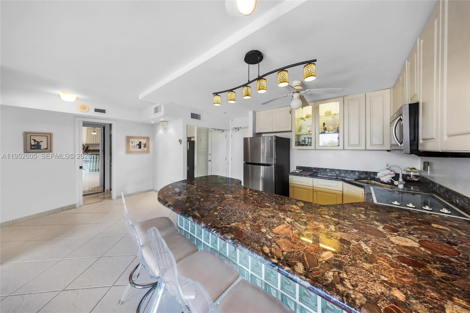 465 Ocean Dr #419 Miami Beach, FL 33139