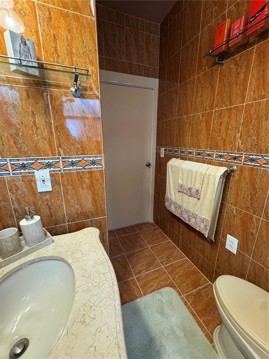 322 SW 31st Ct Miami, FL 33135