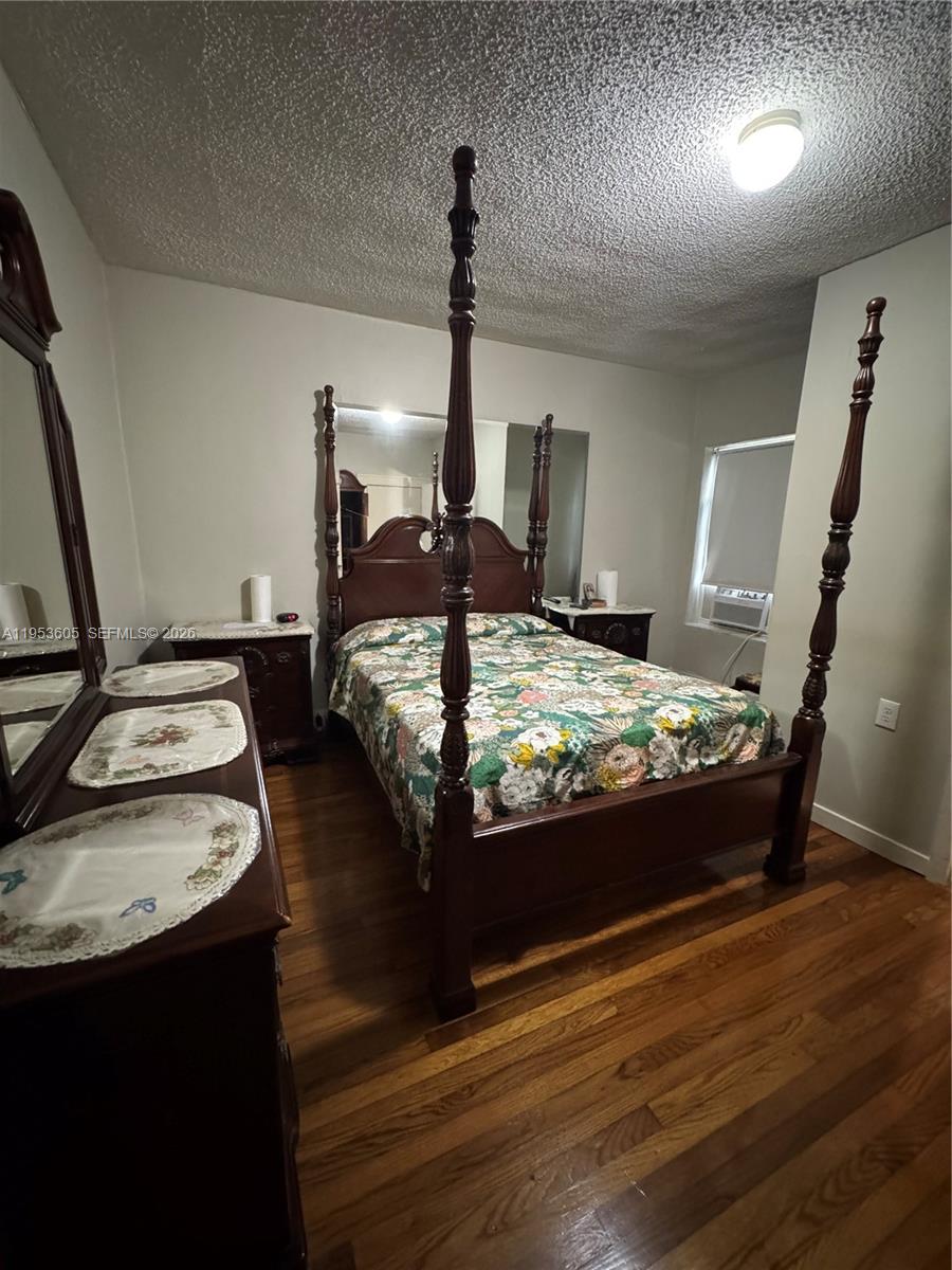 322 SW 31st Ct Miami, FL 33135