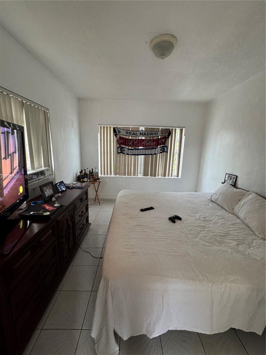 322 SW 31st Ct Miami, FL 33135