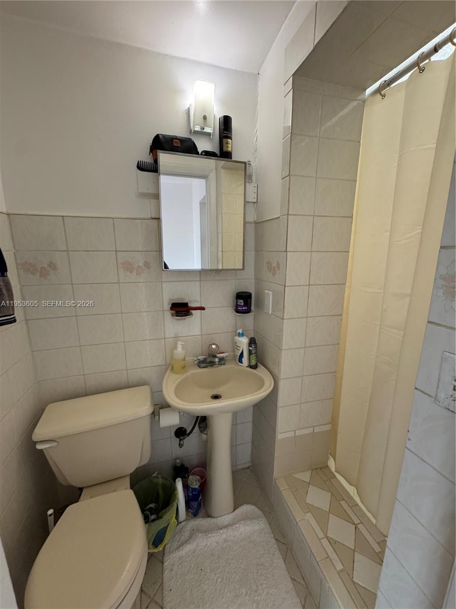 322 SW 31st Ct Miami, FL 33135