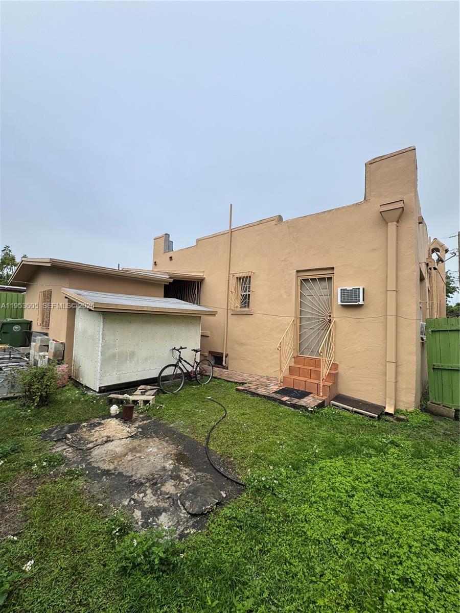 322 SW 31st Ct Miami, FL 33135