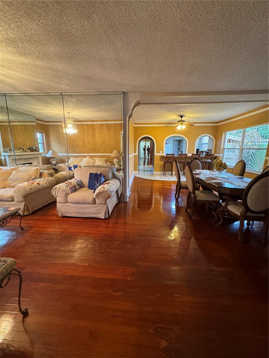 322 SW 31st Ct Miami, FL 33135