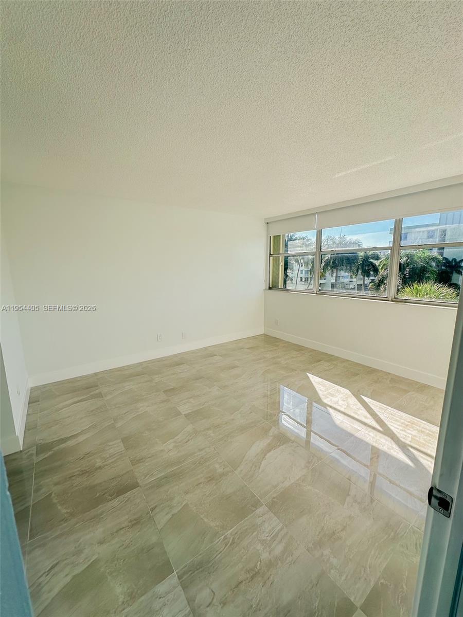 16546 NE 26th Ave #4J North Miami Beach, FL 33160