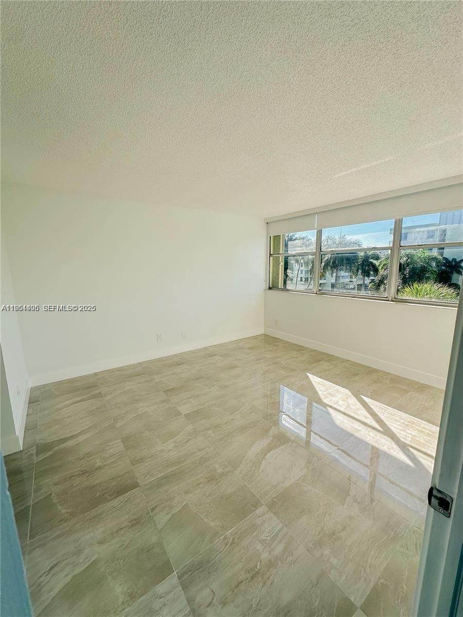 16546 NE 26th Ave #4J North Miami Beach, FL 33160