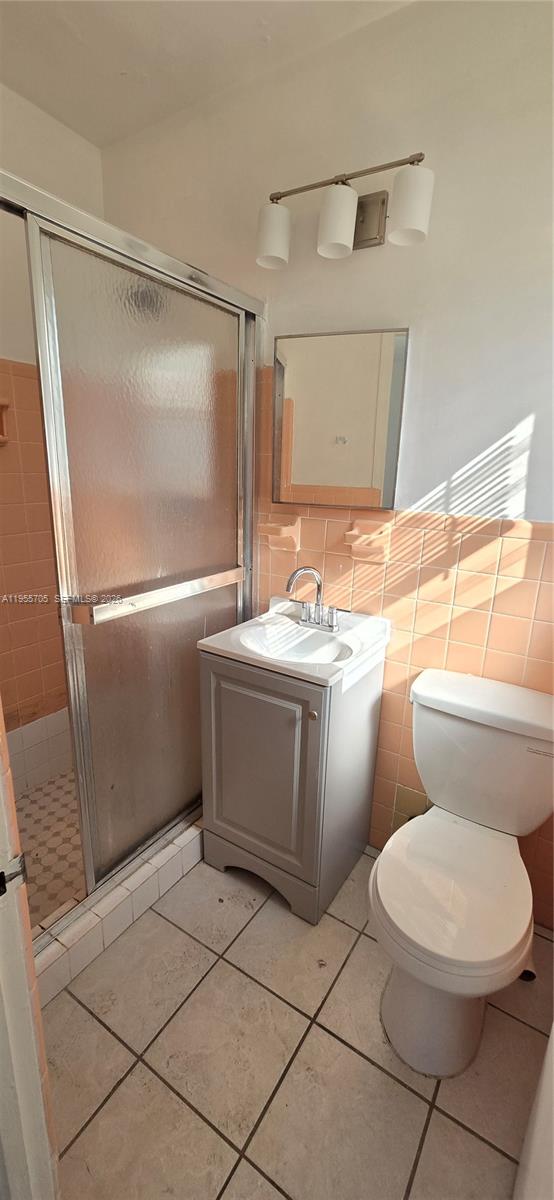 744 85th St #4 Miami Beach, FL 33141