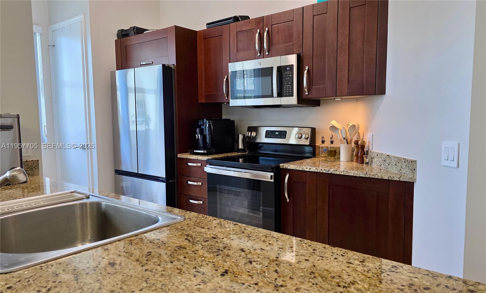 20000 E Country Clb Dr #402