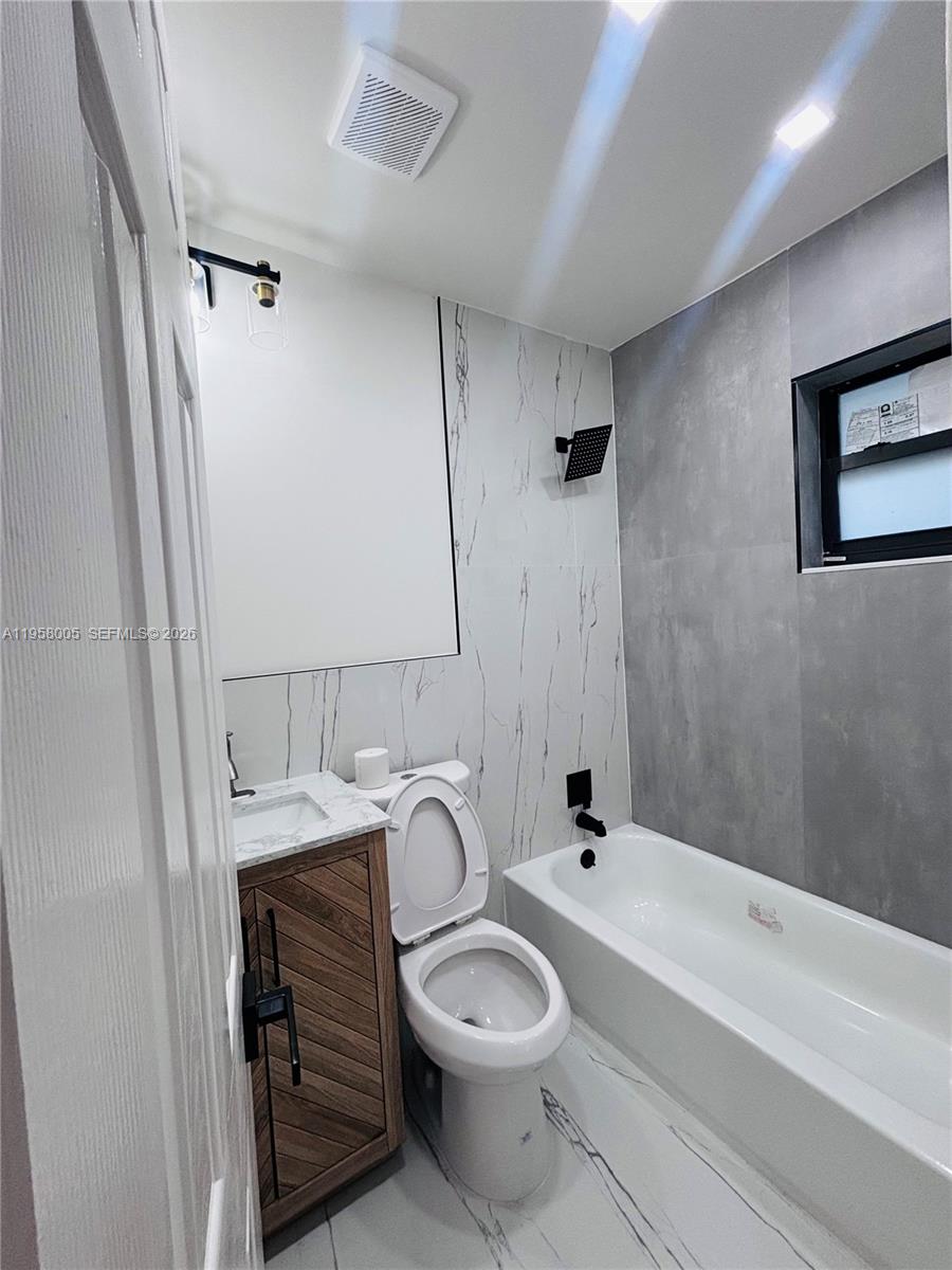 220 NW 27th Ave Pompano Beach, FL 33069