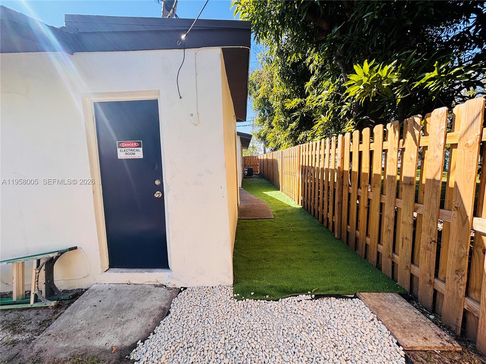 220 NW 27th Ave Pompano Beach, FL 33069