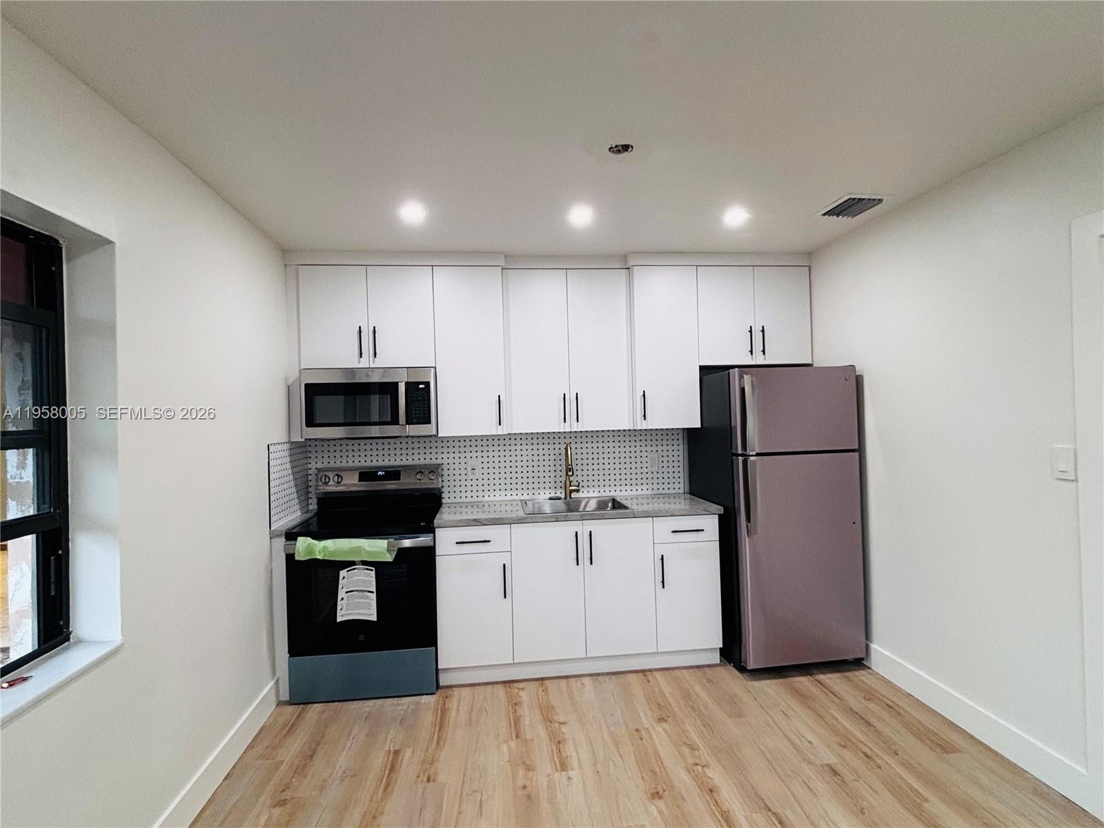 220 NW 27th Ave Pompano Beach, FL 33069