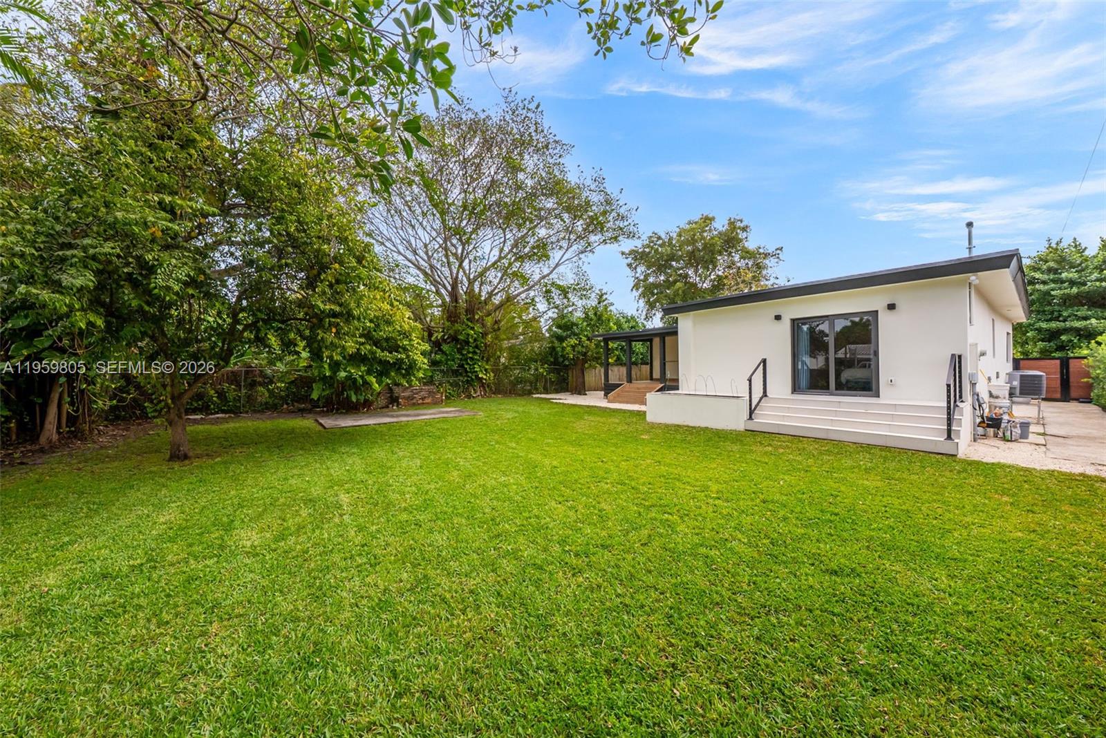 349 NE 117th St Miami, FL 33161