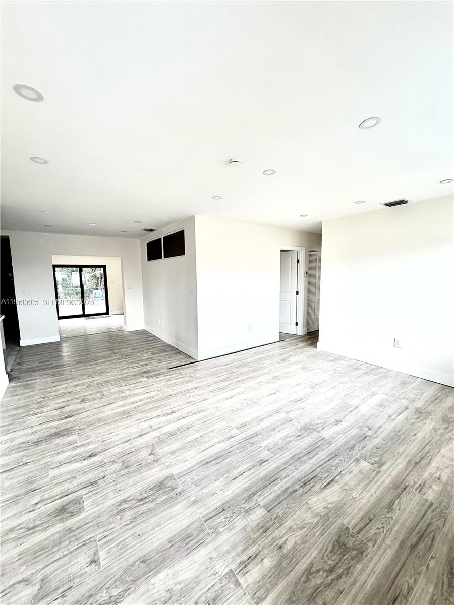 3740 NW 188th St Miami Gardens, FL 33055