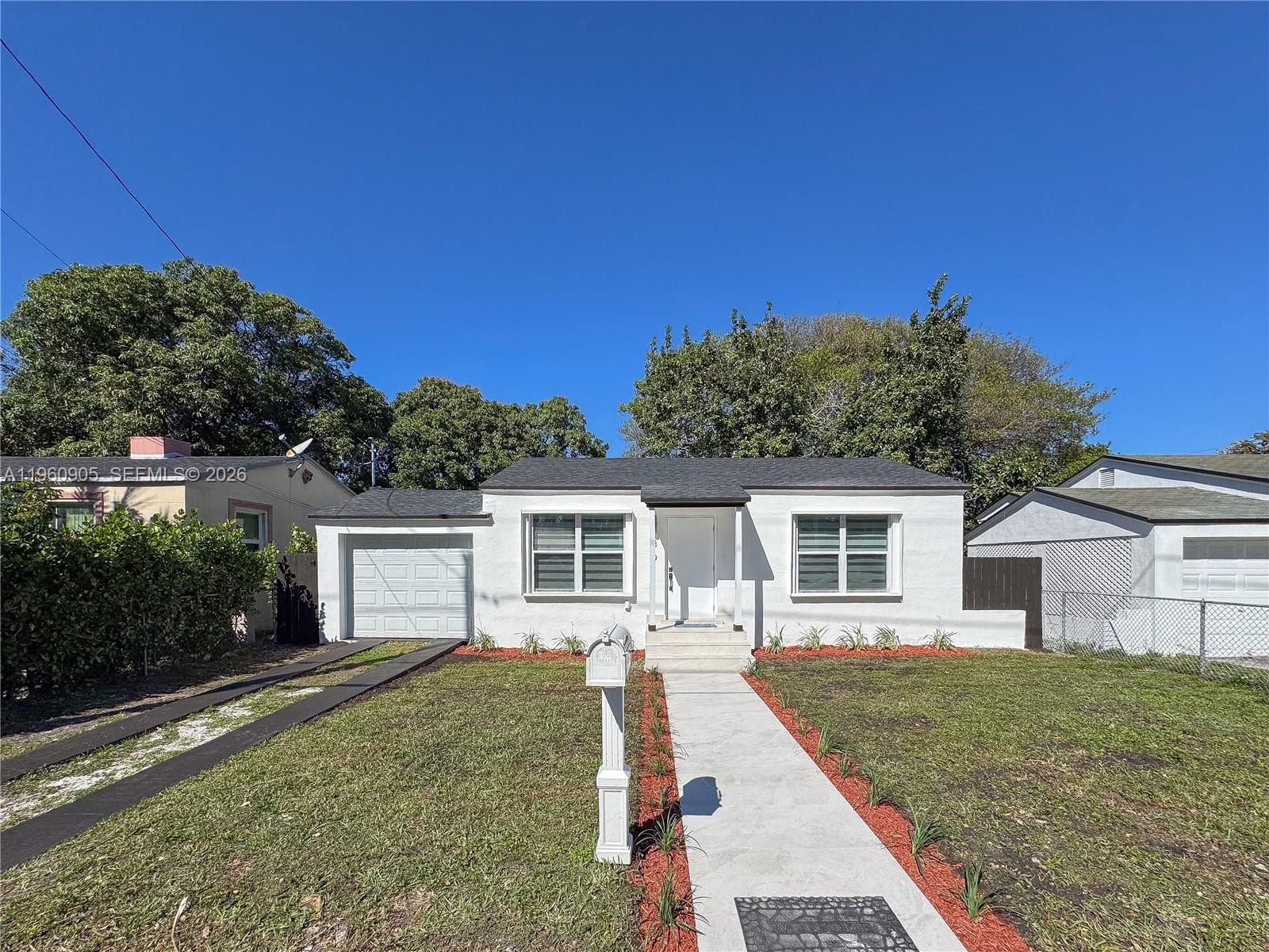 1319 NW 40th St Miami, FL 33142