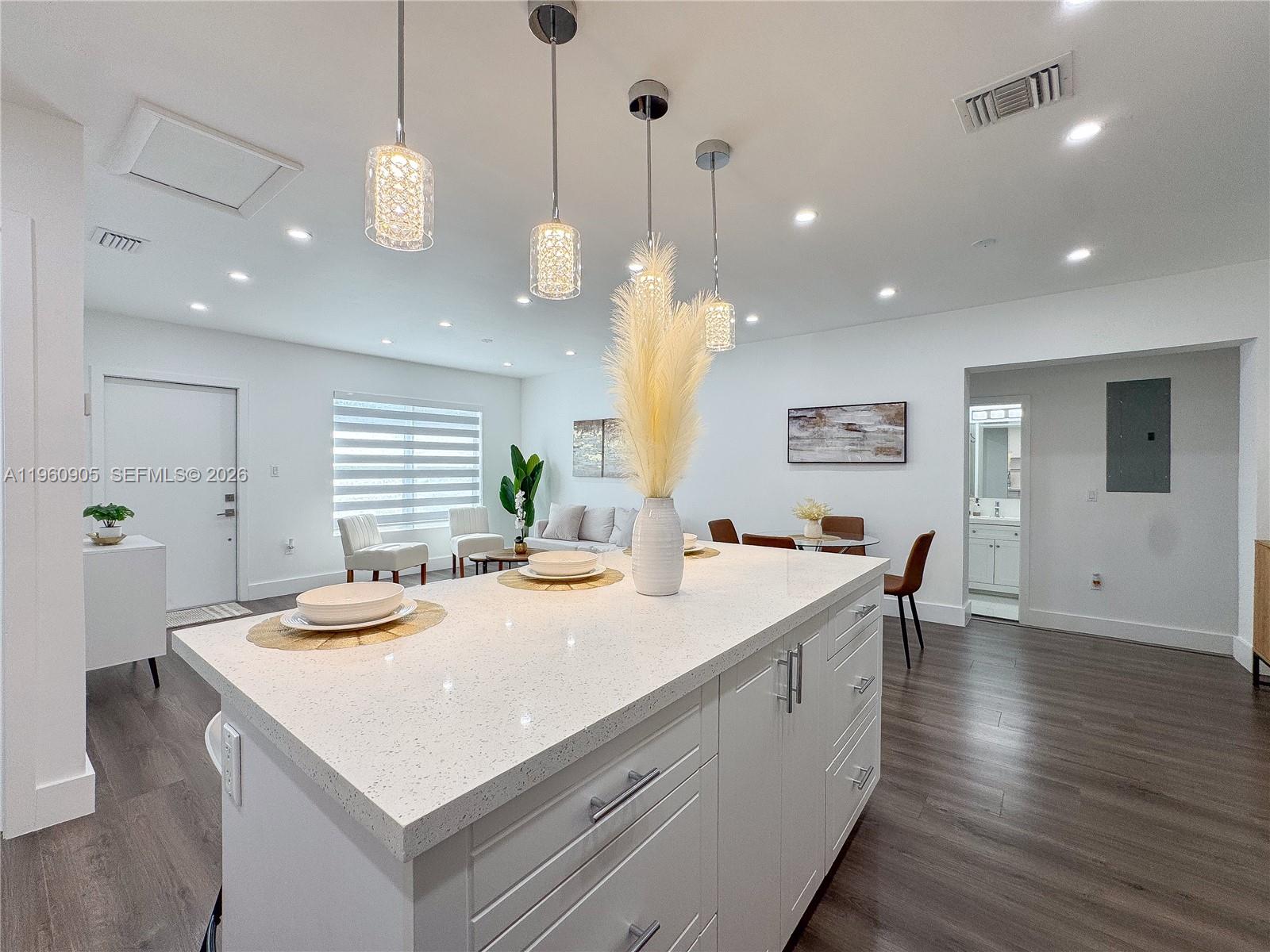 1319 NW 40th St Miami, FL 33142