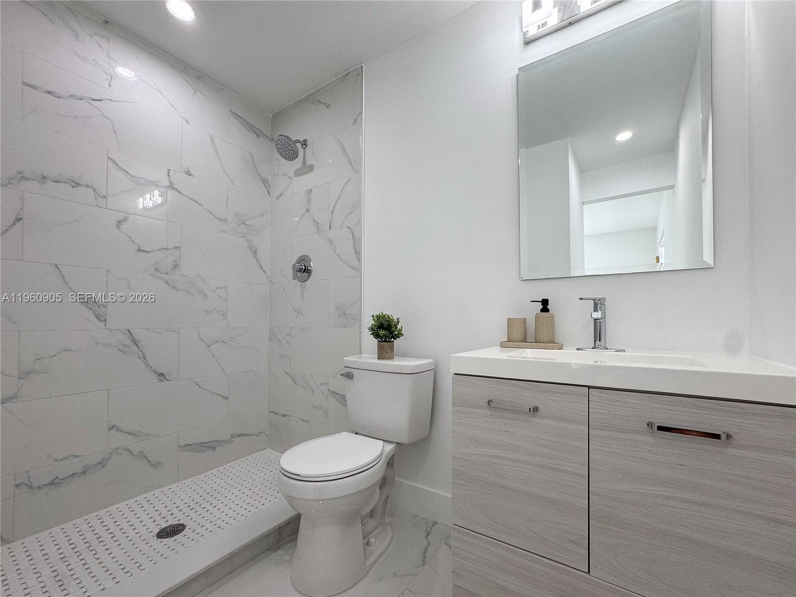 1319 NW 40th St Miami, FL 33142