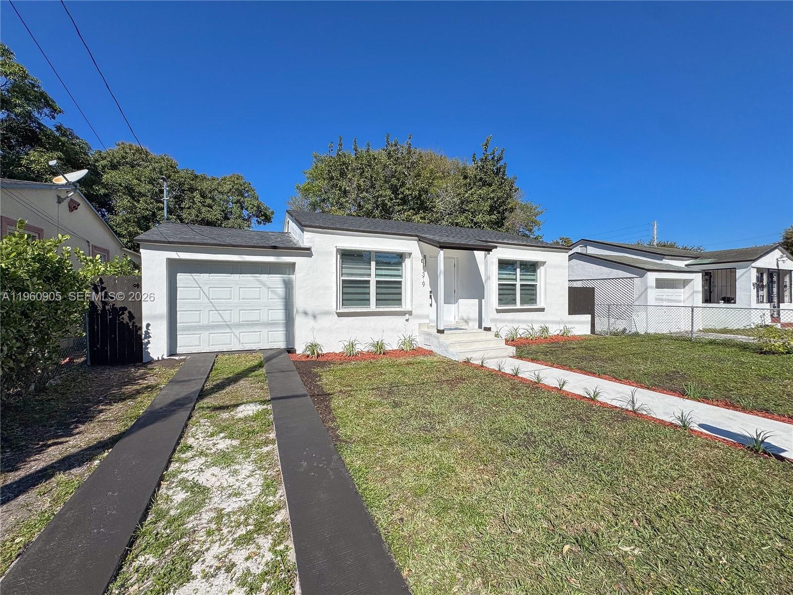 1319 NW 40th St Miami, FL 33142