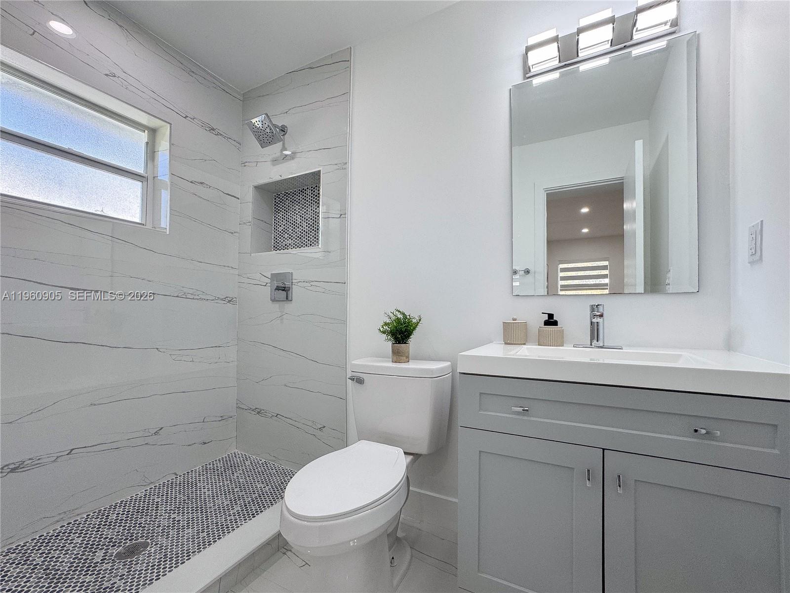 1319 NW 40th St Miami, FL 33142