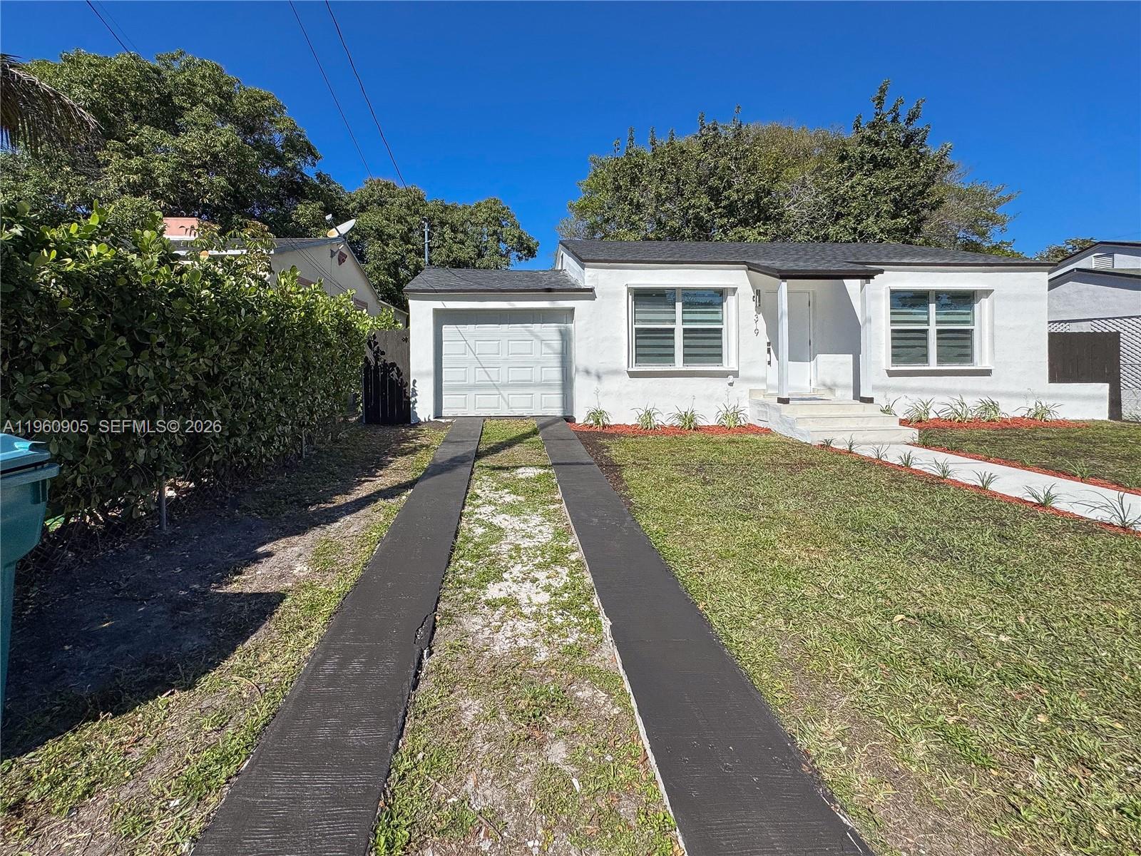 1319 NW 40th St Miami, FL 33142