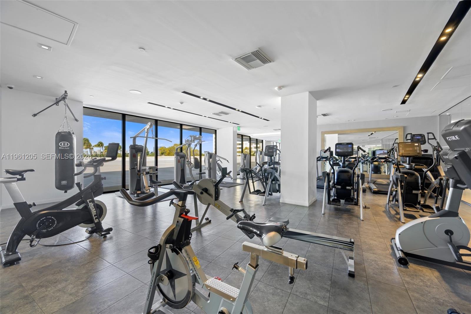 9 Island Ave #810 Miami Beach, FL 33139