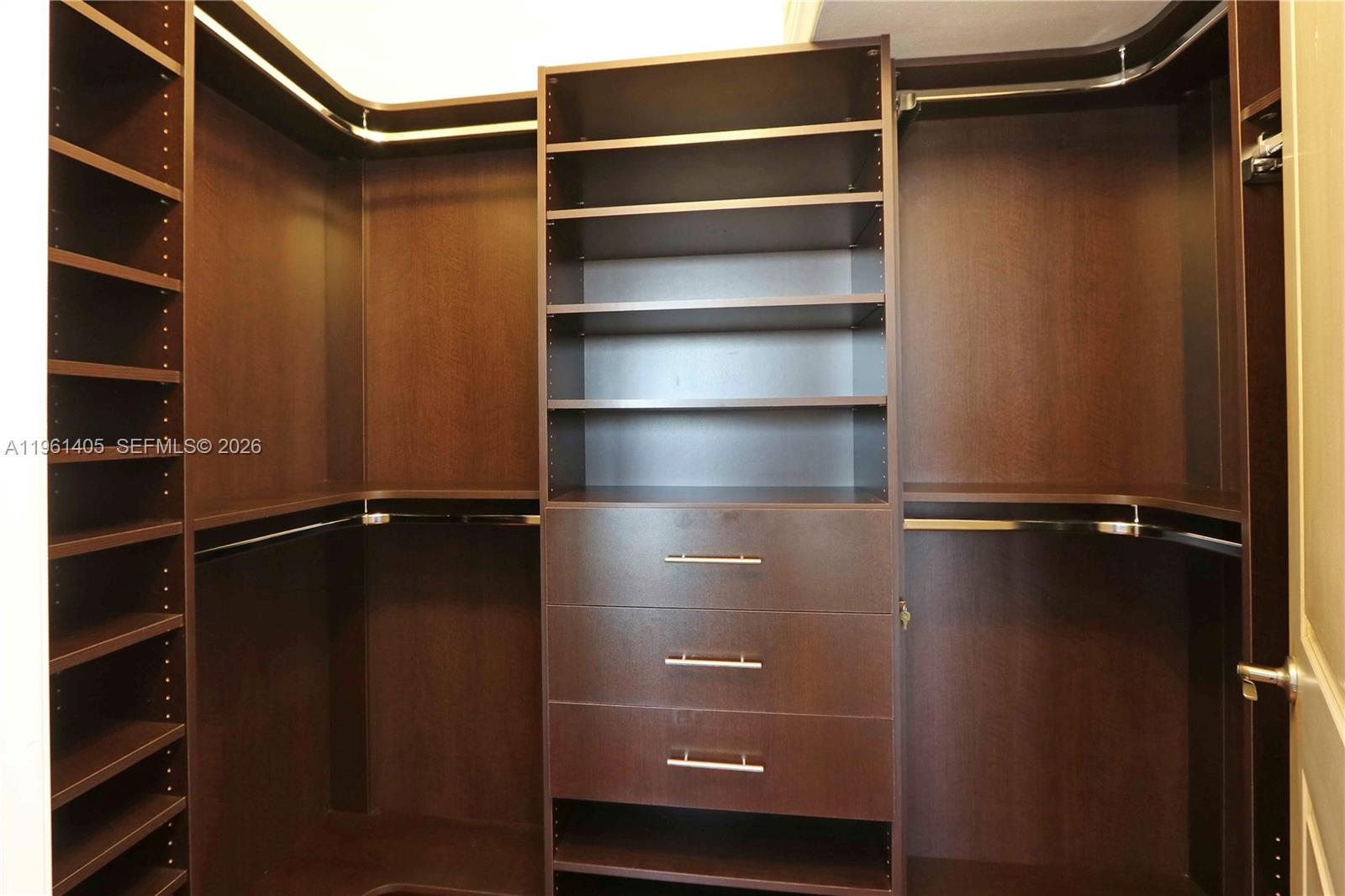 image Ten Aragon Condo16