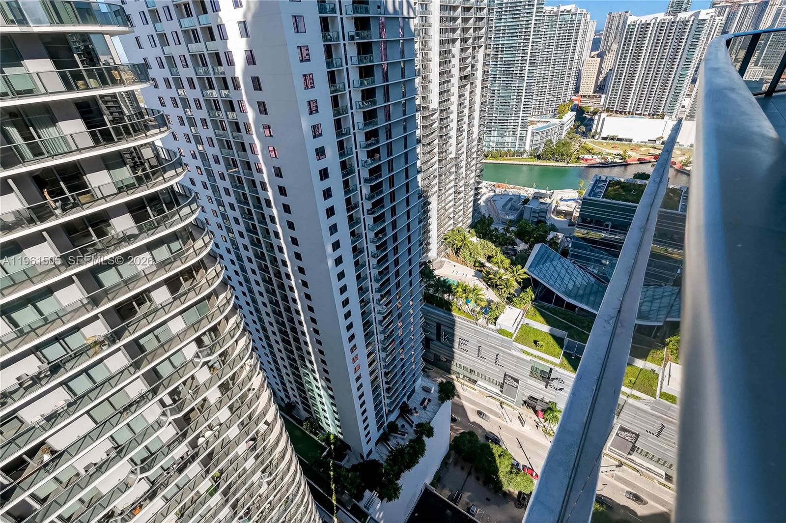 image Brickell Heights East21
