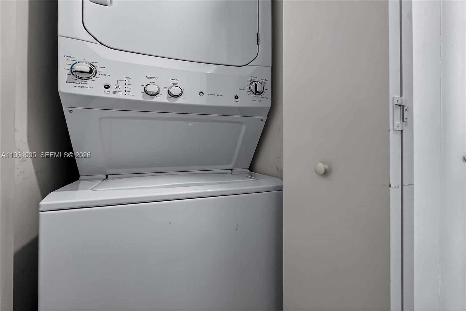 image Brickell Heights East23