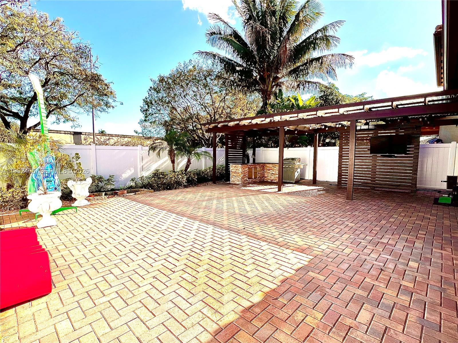 5016 NW 48th Ln Tamarac, FL 33319