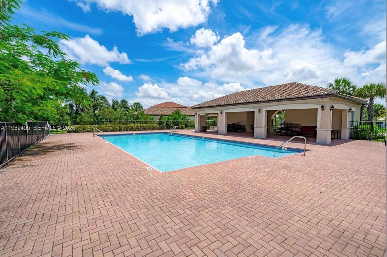 5016 NW 48th Ln Tamarac, FL 33319