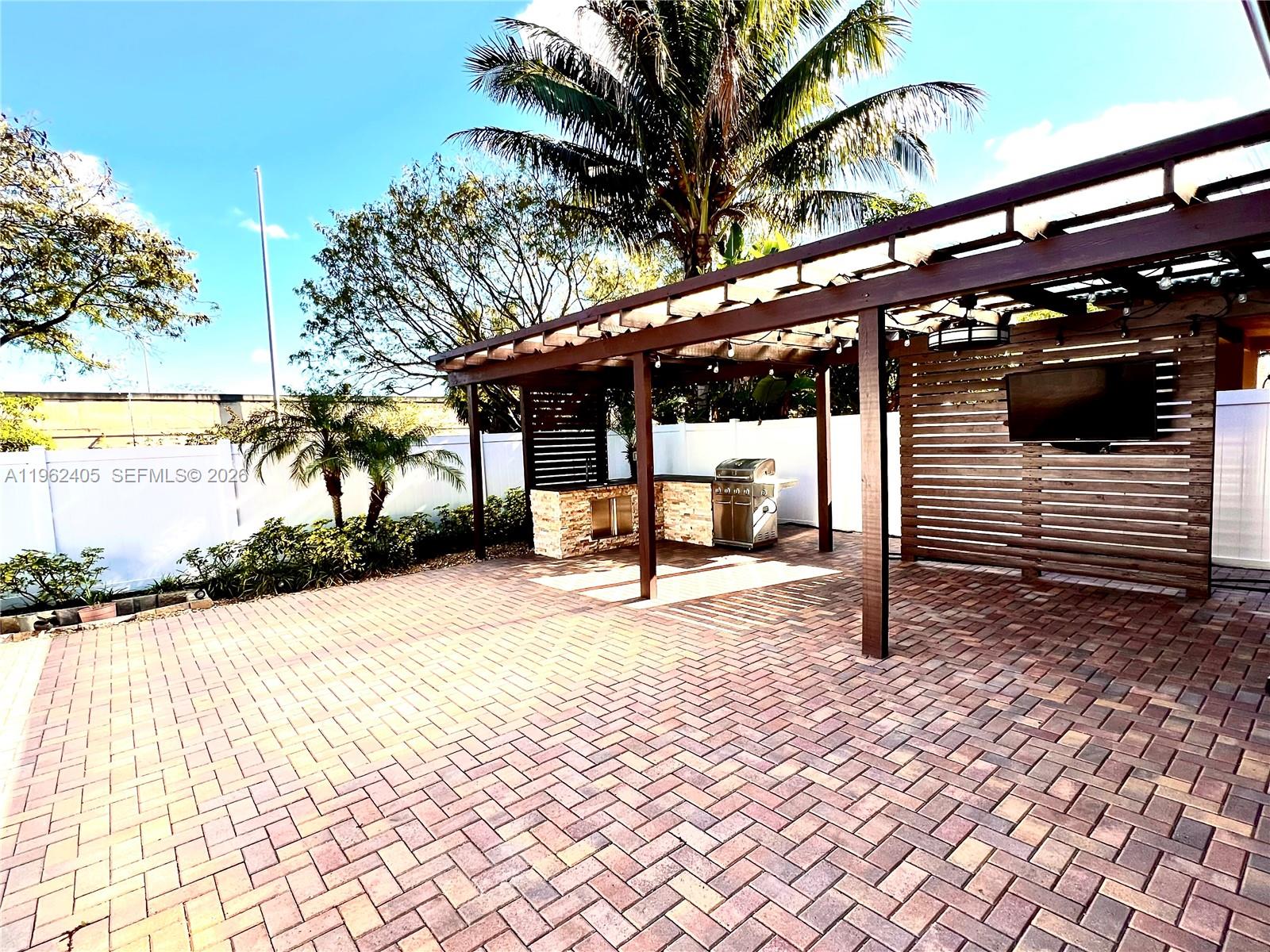 5016 NW 48th Ln Tamarac, FL 33319