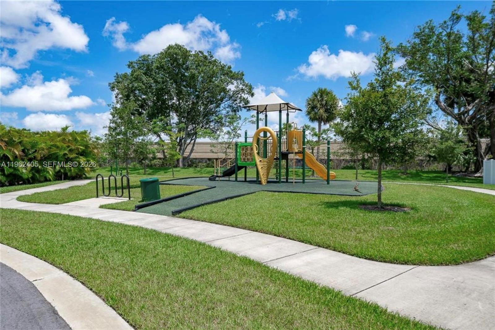 5016 NW 48th Ln Tamarac, FL 33319