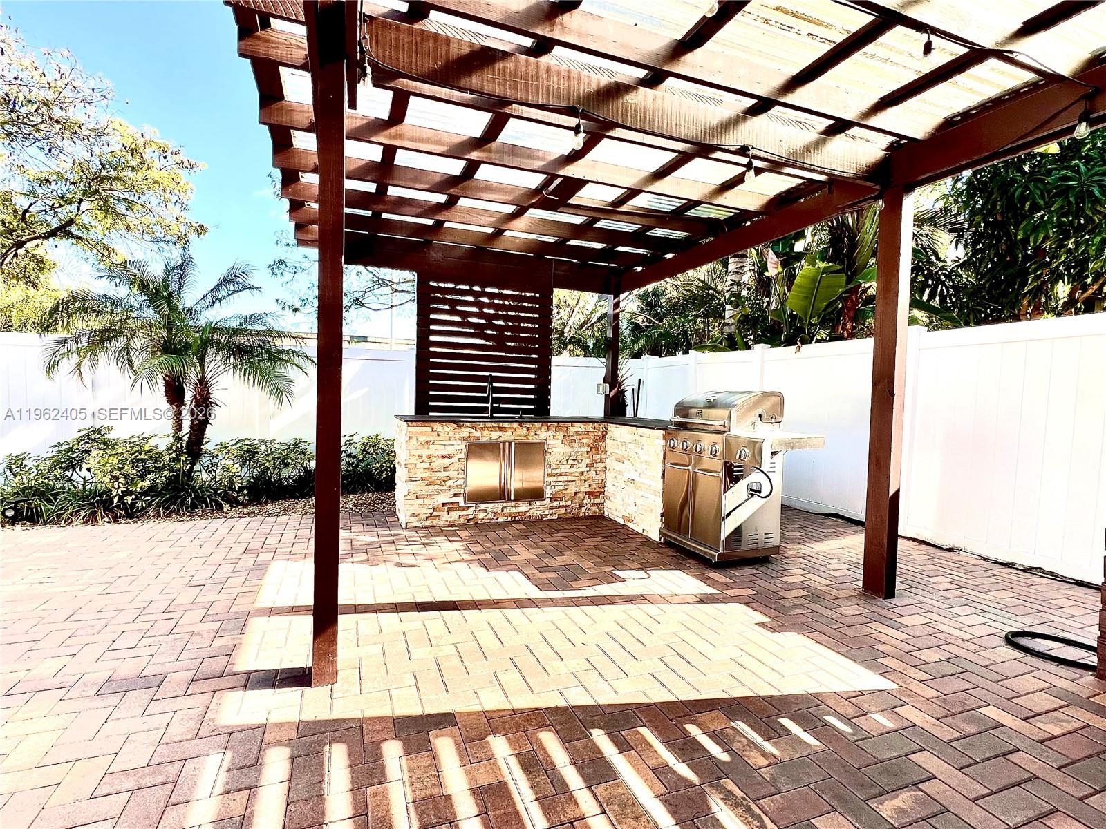 5016 NW 48th Ln Tamarac, FL 33319