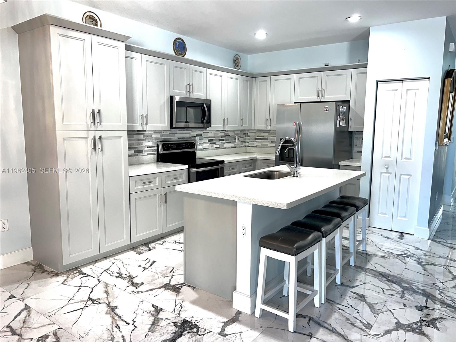 5016 NW 48th Ln Tamarac, FL 33319