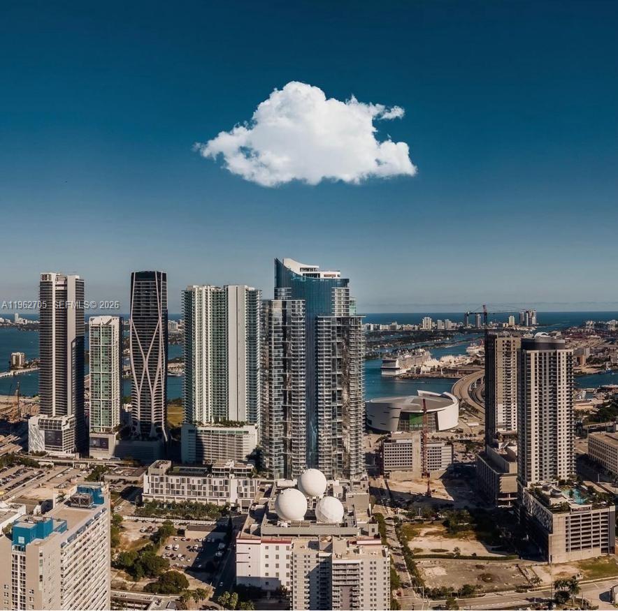 image Paramount Miami Worldcenter1