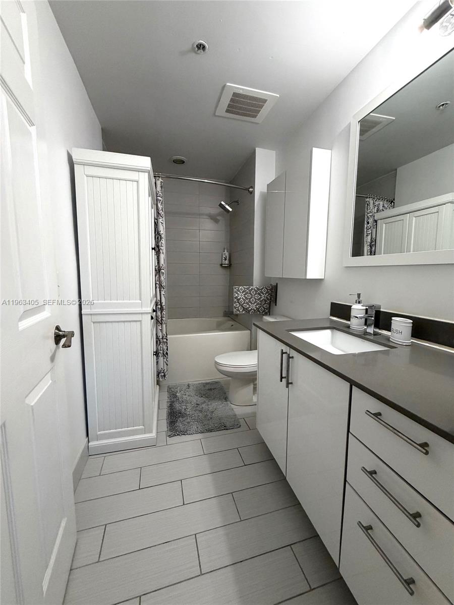 image Nine at Mary Brickell Village10